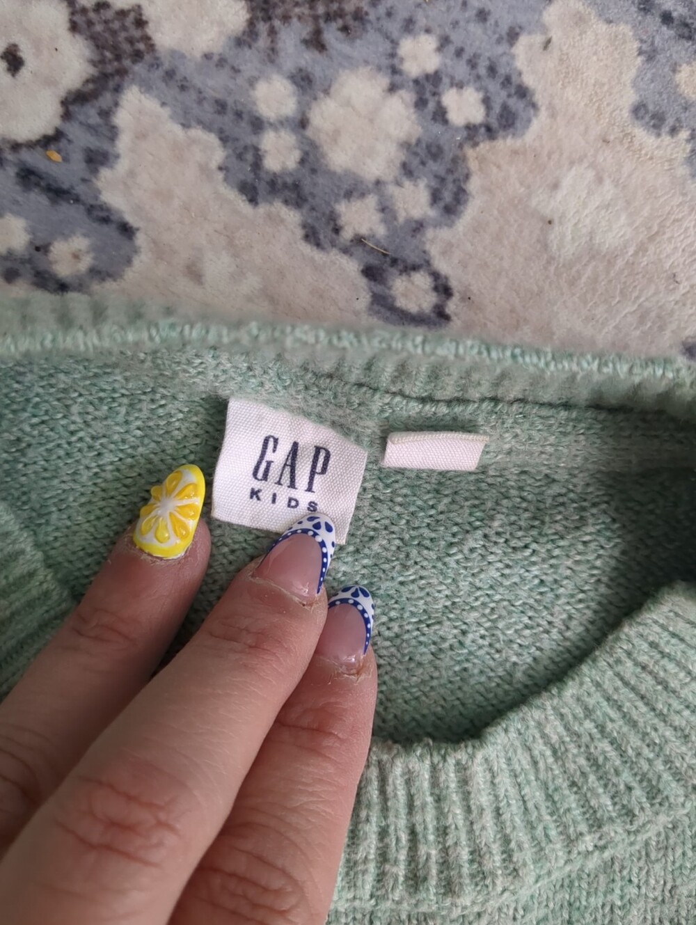 **3/$10** GAP Kids Sweater Size XL (Girl) - Picture 5 of 7